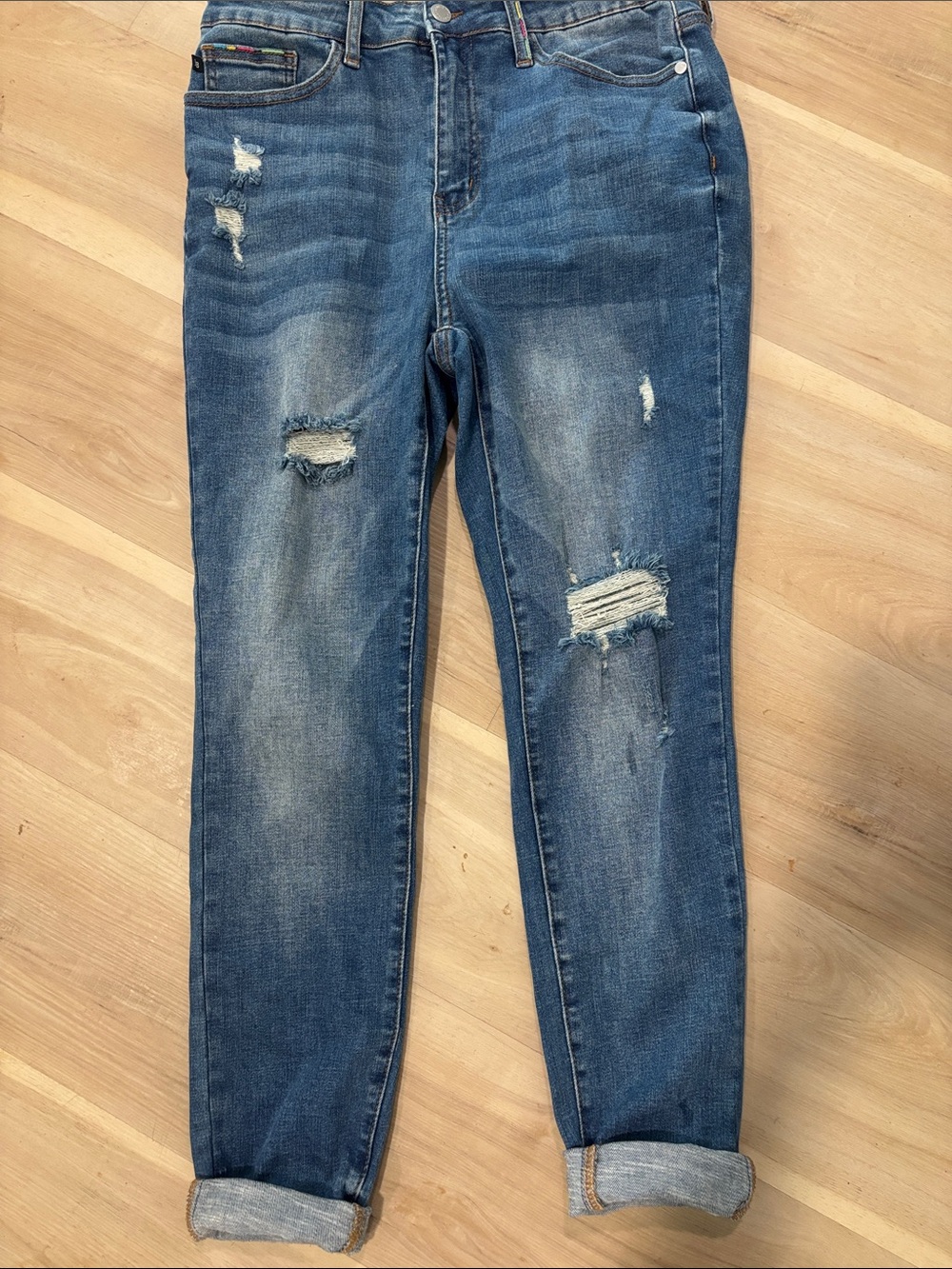 Judy Blue Distressed Skinny Jeans in Medium Blue